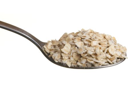 oats and breastfeeding, eating oatmeal while breastfeeding, boosting milk supply