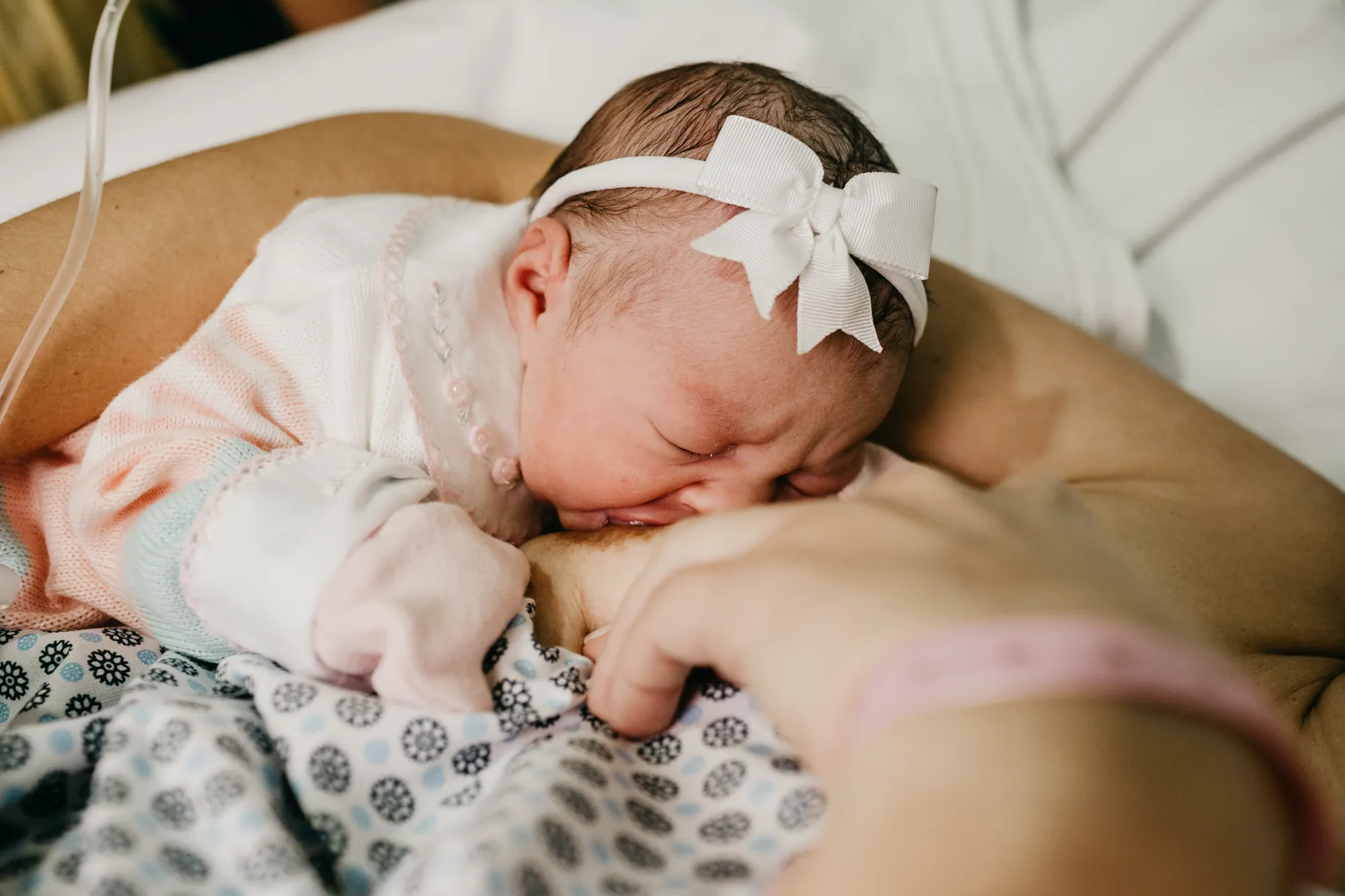 breastfeeding baby, tiny baby breastfeeding