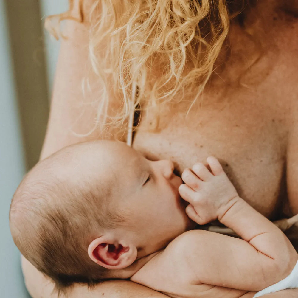 baby breastfeeding, newborn breastfeeding