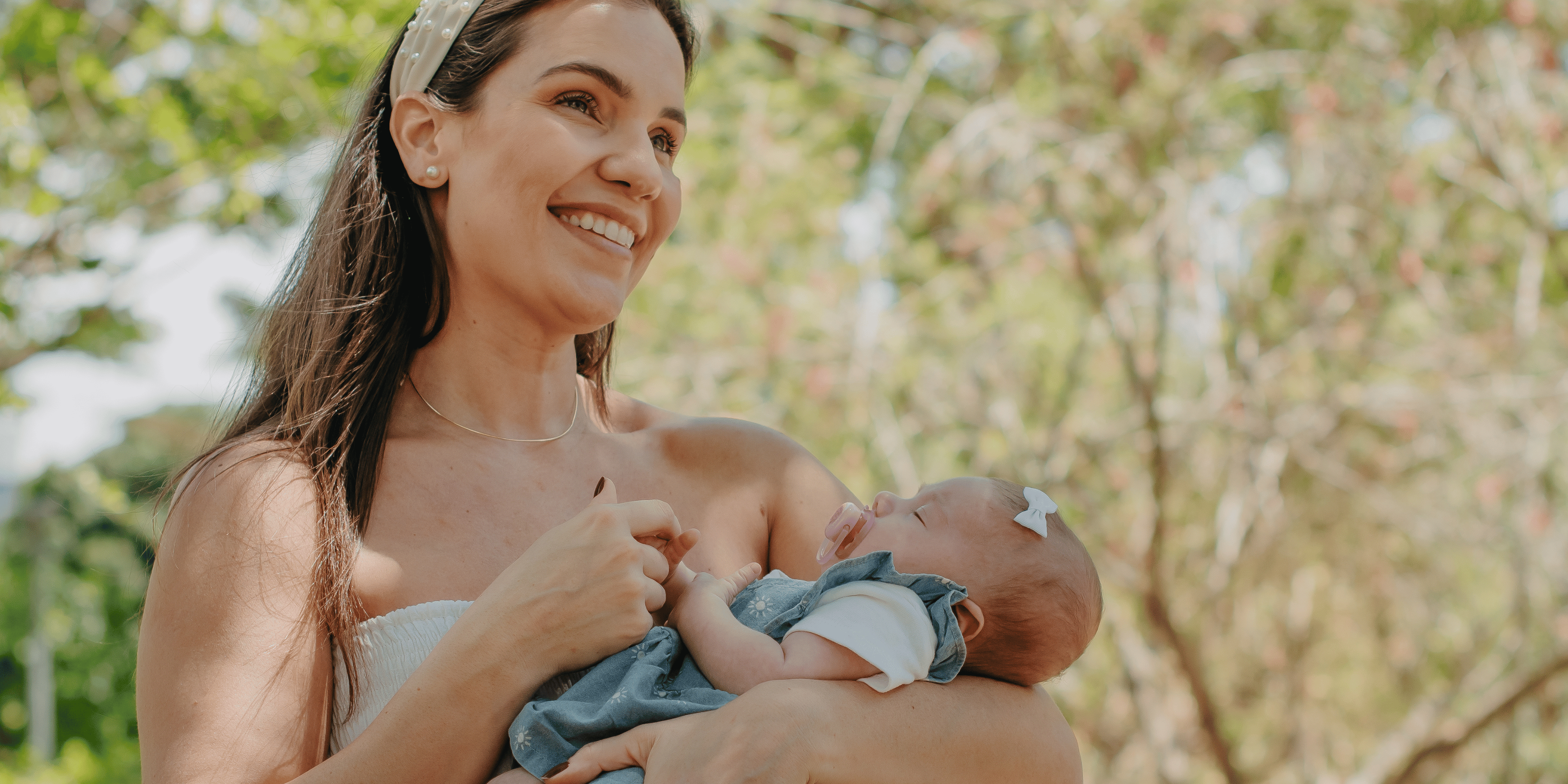 mom and baby, happy mom, mom outside, mom taking a walk