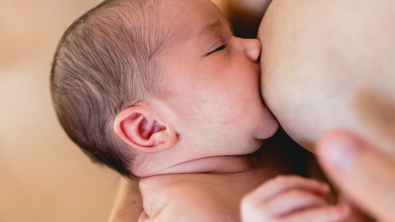 newborn breastfeeding, colostrum