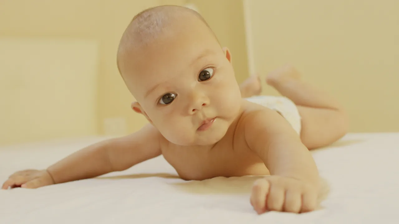 cute baby, tummy time