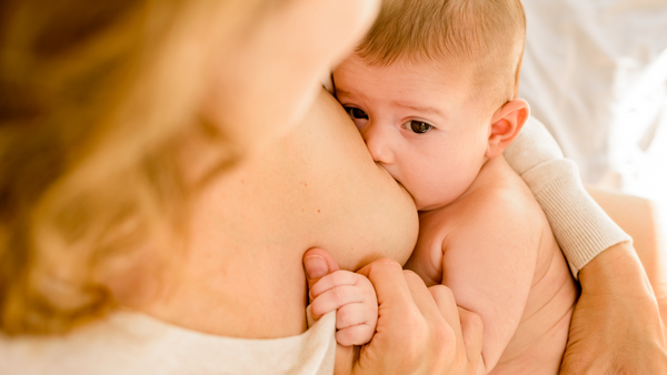 Fennel and breastfeeding, mother breastfeeding, fennel