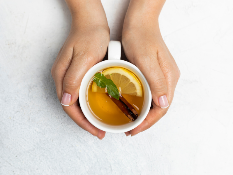 Tea and Breastfeeding – The Best (and Worst) Teas to Drink