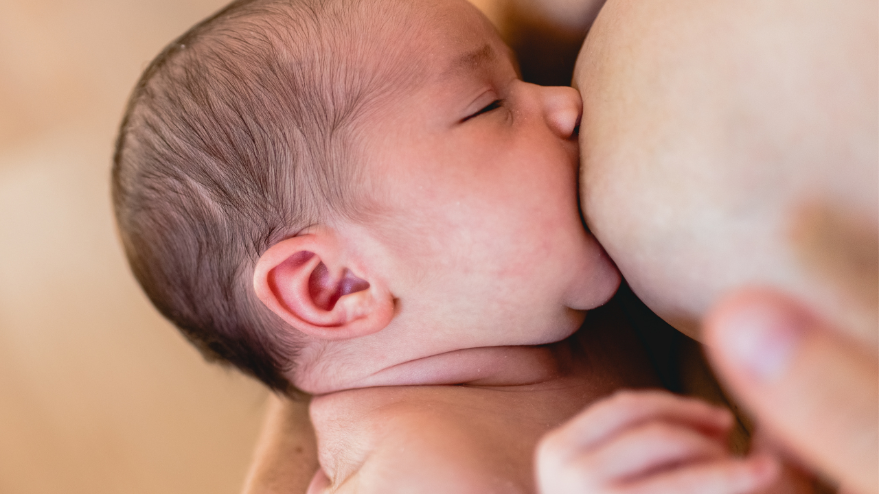 The Symptoms of Mastitis and How to Treat It Naturally