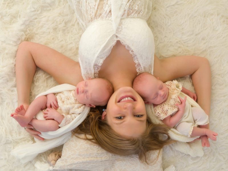 Breastfeeding Twins – Everything You Need to Know