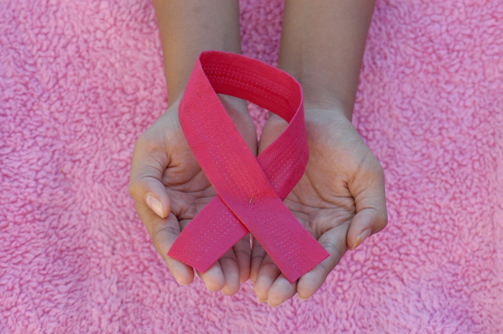 How to Check Yourself for Breast Cancer While Breastfeeding